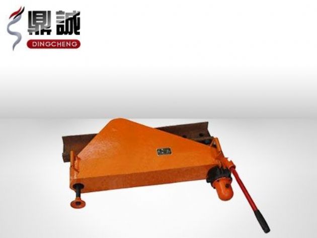 點擊查看詳細(xì)信息<br>標(biāo)題：垂直液壓彎軌機(jī) 閱讀次數(shù)：4374